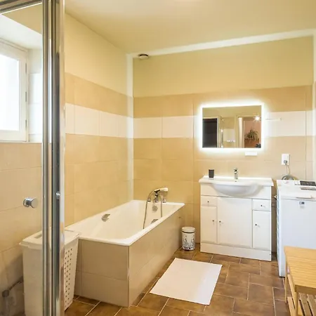 Millepertuis - Maison De Ferme - 5 Pers Hébergement de vacances Lantages